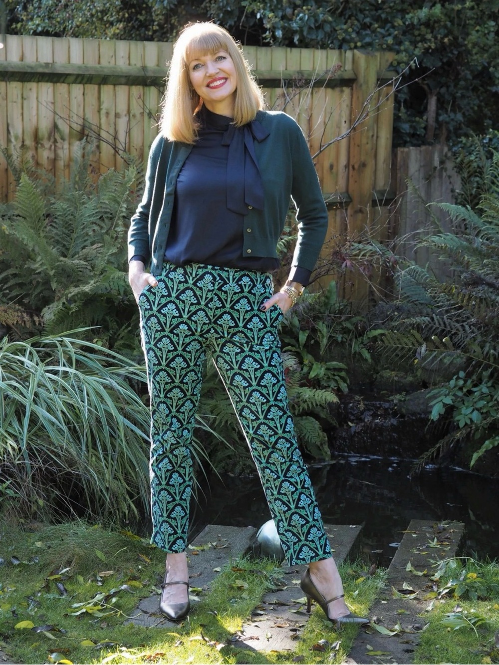 Boden Floral Velvet Pant Size 6P